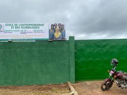 Ecole de l’Entrepreneuriat et de Technologies (2ET)